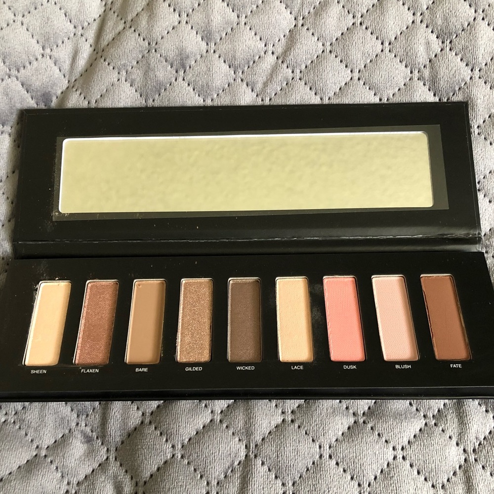 Studio make up eyeshadow palette